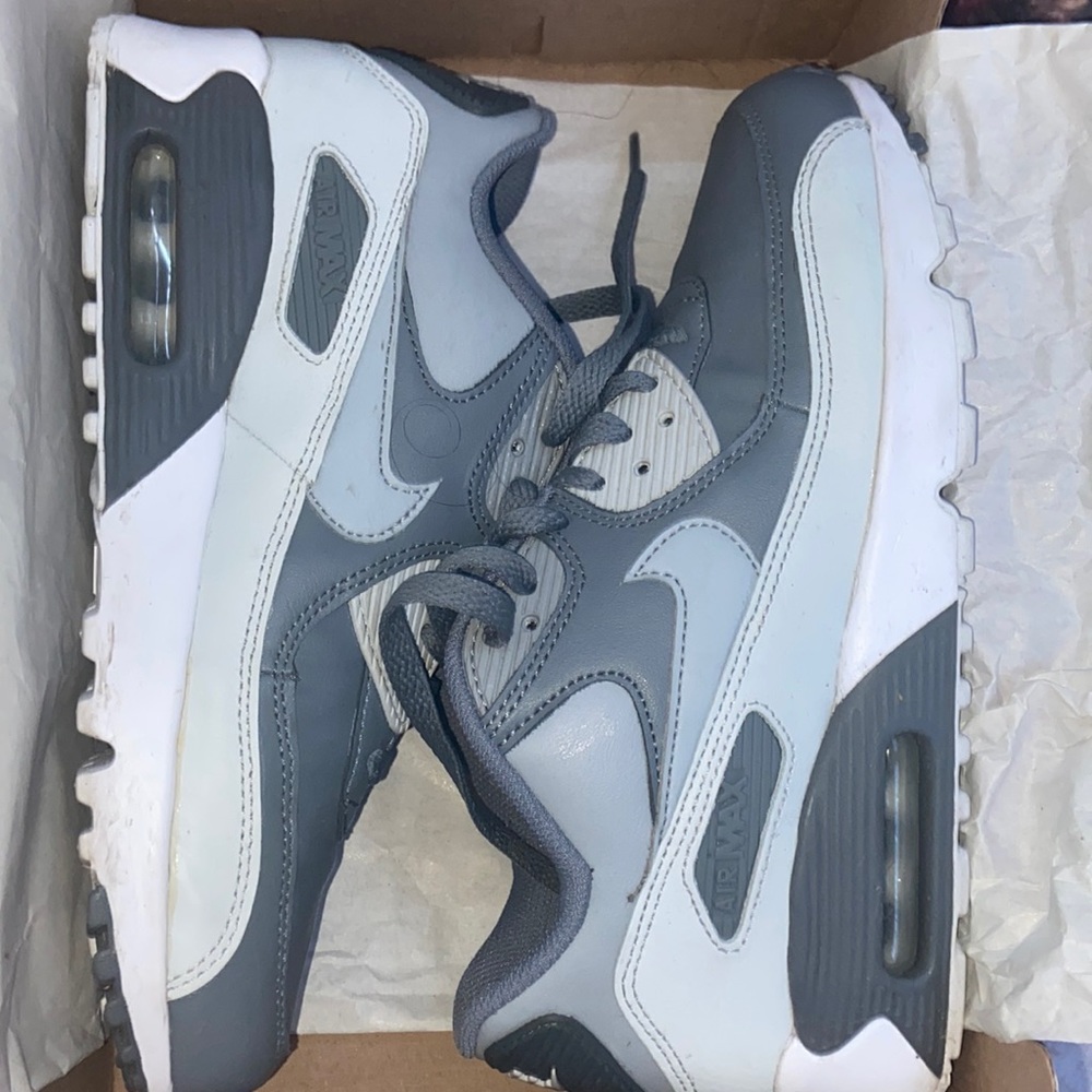Nike Air Max’s size 6Y